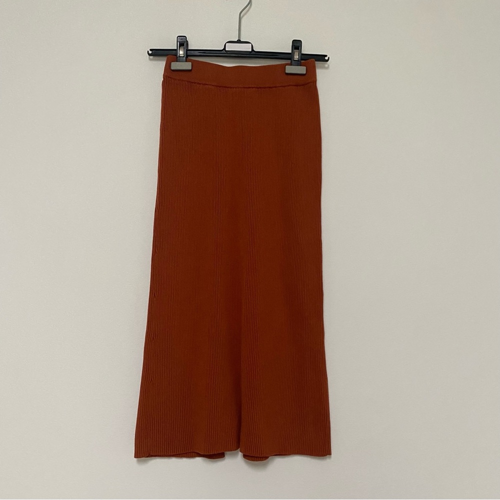Lulu’s Midi Ribbed Pencil Skirt Rusty Color Small